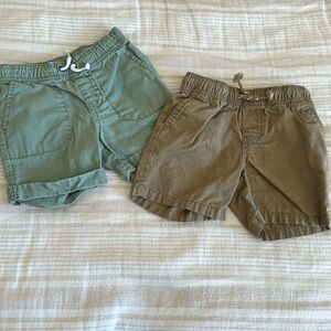Neutral/Boy 18 Month Shorts Set